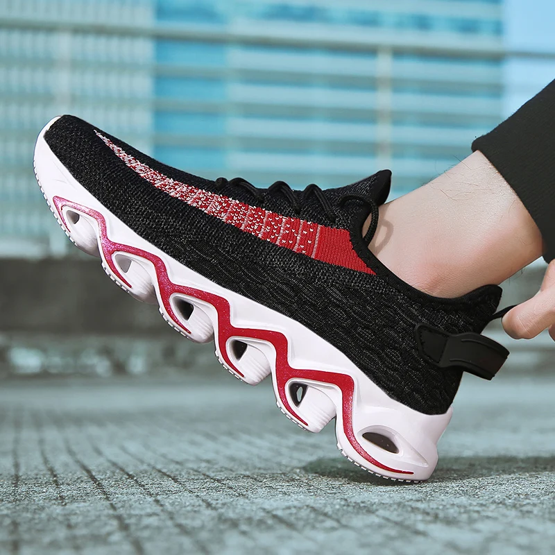 sports shoes for men price