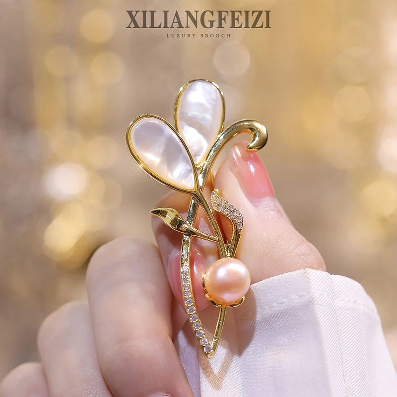 

XILIANGFEIZI Luxury High Quality Designer Jewelry Zircon Freshwater Pearl Lily Flower Brooch