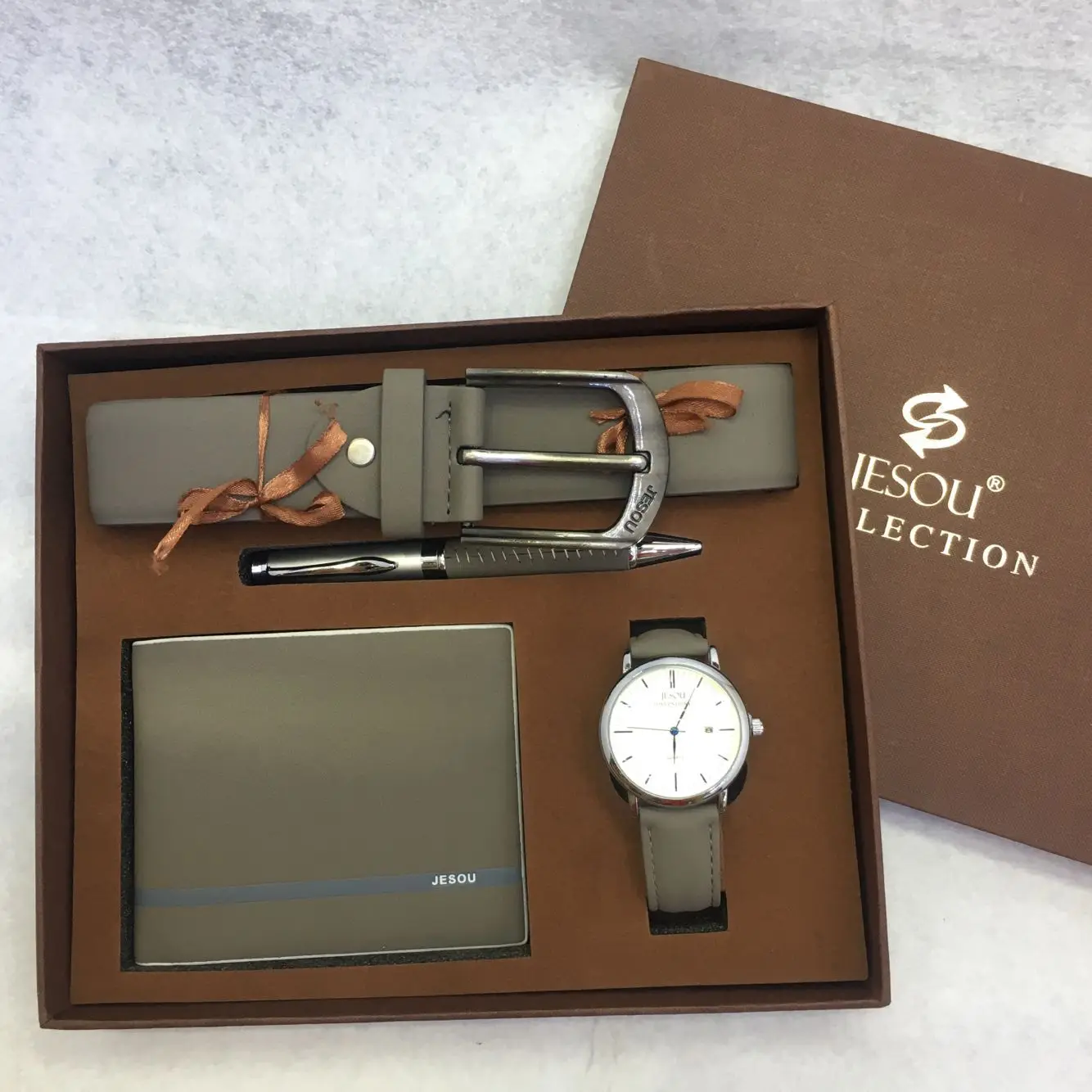 

Men's Gift Set Exquisite Packaged Watch + Wallet +Set Foreign Trade Hot-money Creative Combination Set with pen ,wallet, belt