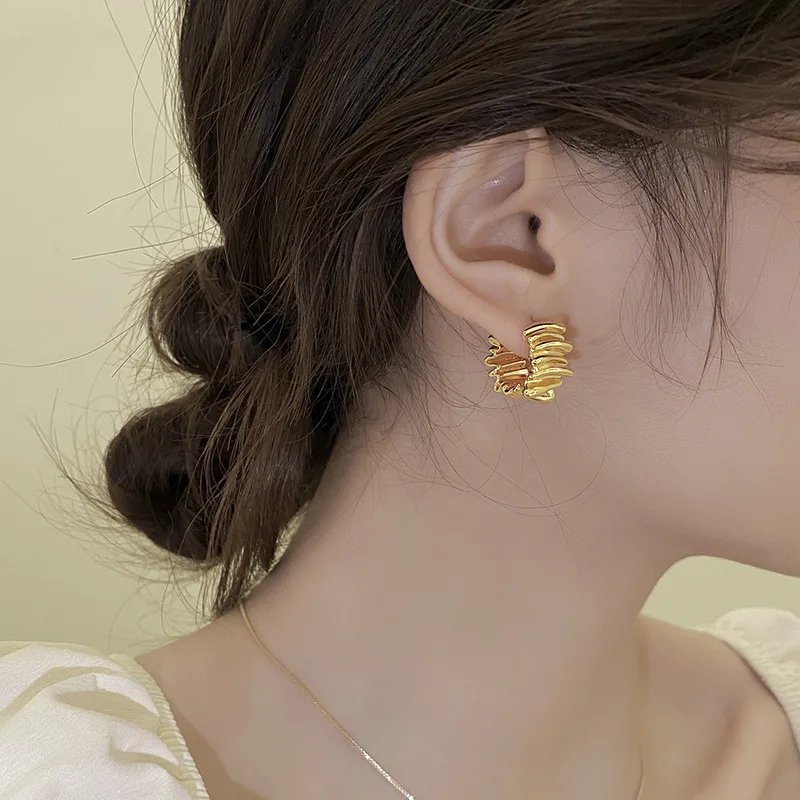 

S925 Silver Irregular Pleated Personalized Jewelry Earrings Fashion French Retro Luxury Earrings