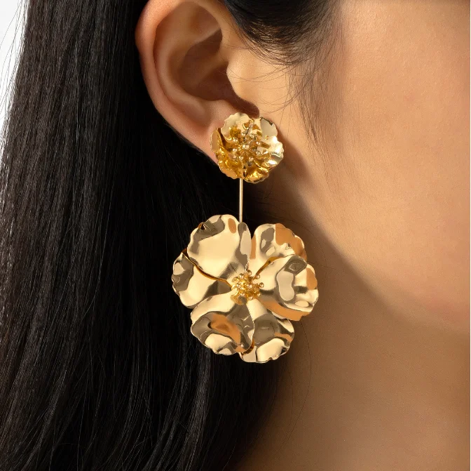 

Vintage Women Cream Lacquered Layering Petals Daisy Big Flower Drop Earrings For Women Fashion Jewelry Accessories