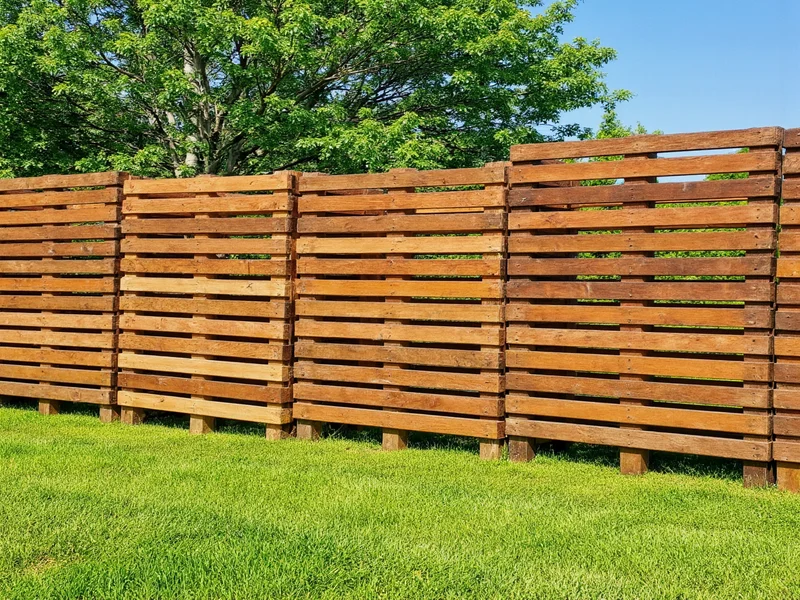 diy pallet fence