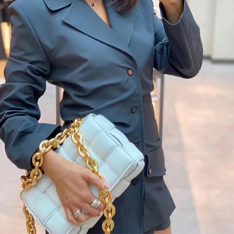 

Wholesale trendy luxury women hand bags woven sling bag with chain