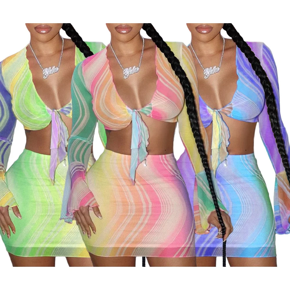 

2021 New Design Sexy V Neck Women Summer Print Long Sleeve Bandage Crop Tops Matching Two Piece Skirt Set