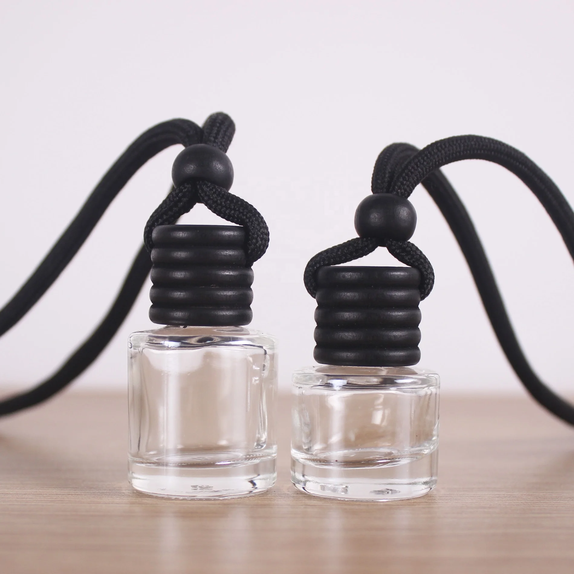 5ml 8ml 12ml Cylinder Glass Black Painted Cap Car Pendant Aroma Scents Diffuser Empty Bottle Car Perfume Hanging Glass Bottles