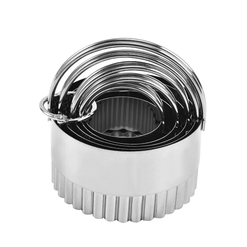 

5 Pieces Stainless Steel Wave Round Cookie Cutter Biscuit Cutter with Handle for Easy Storage, Color