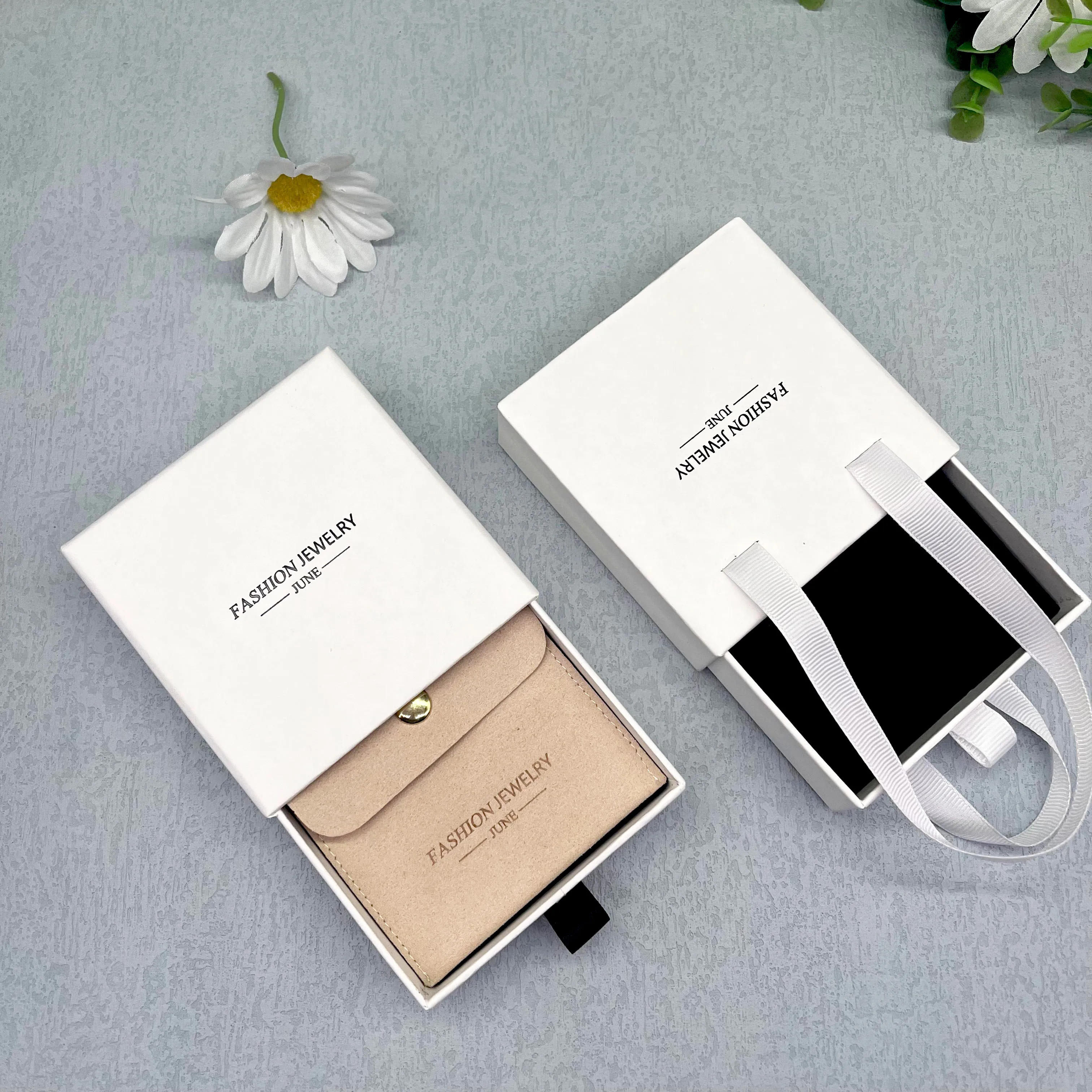 

Wholesale Luxury Jewelry Packaging Box and Pouch Drawer bracelet necklace earings Box With Logo Custom