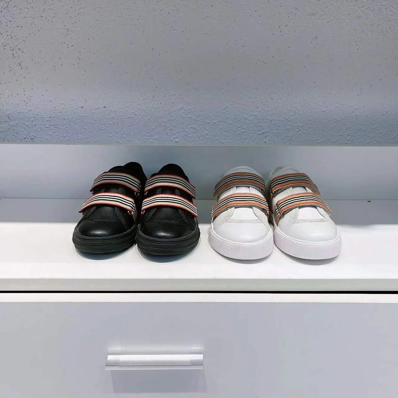 

BR high-end European and American children's sports shoes 2021 autumn and winter children's shoes boys and girls white sneakers