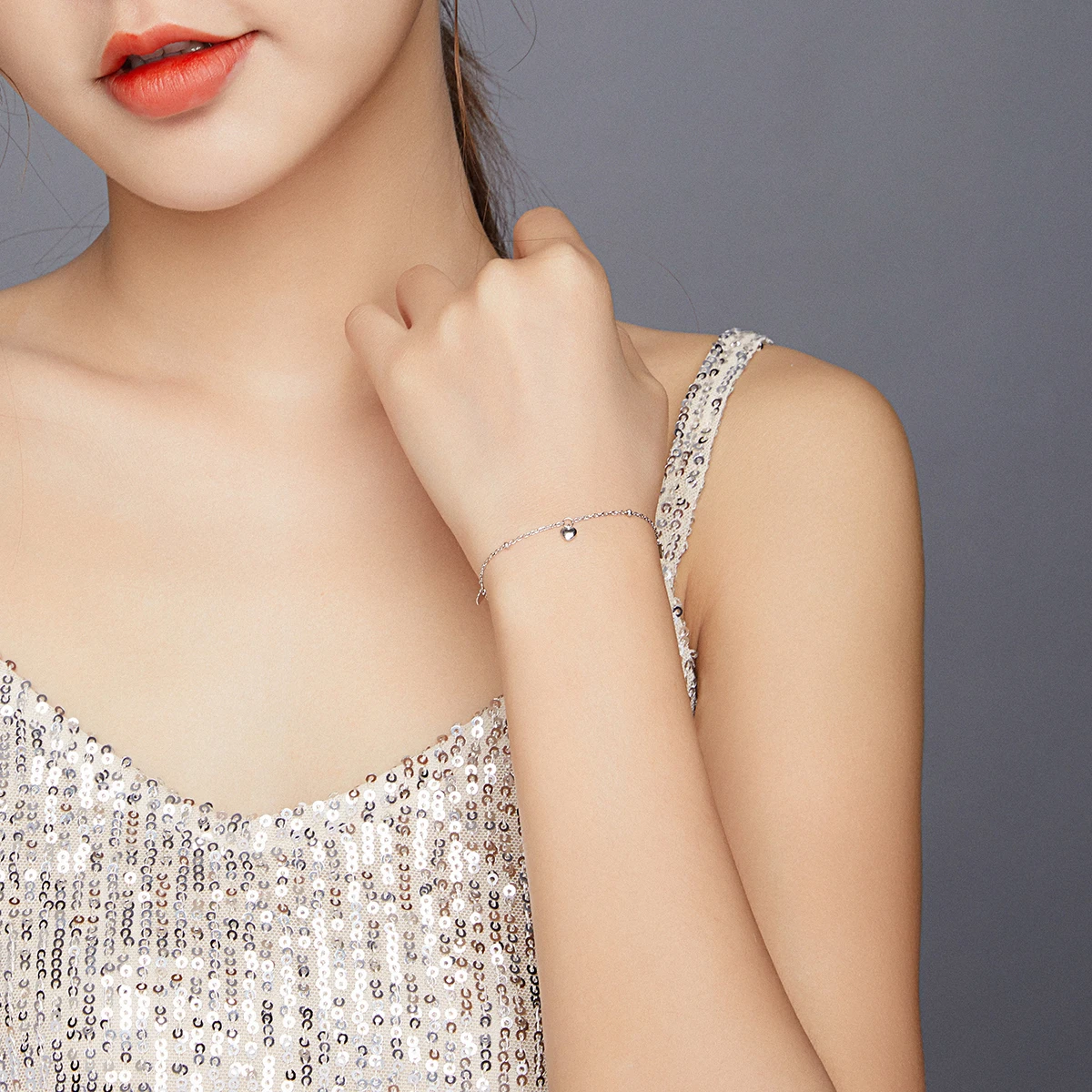 

Latest Design 925 Silver Jewelry Chain Accessories Women Heart Pendant Bracelets