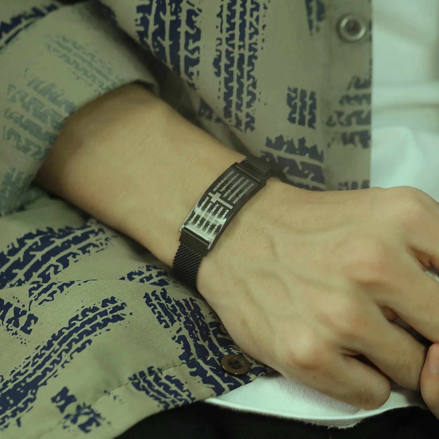 

2021 Sailing Jewelry Retro Mens Cross Titanium Steel Bracelet Titanium Steel Cross Bangle