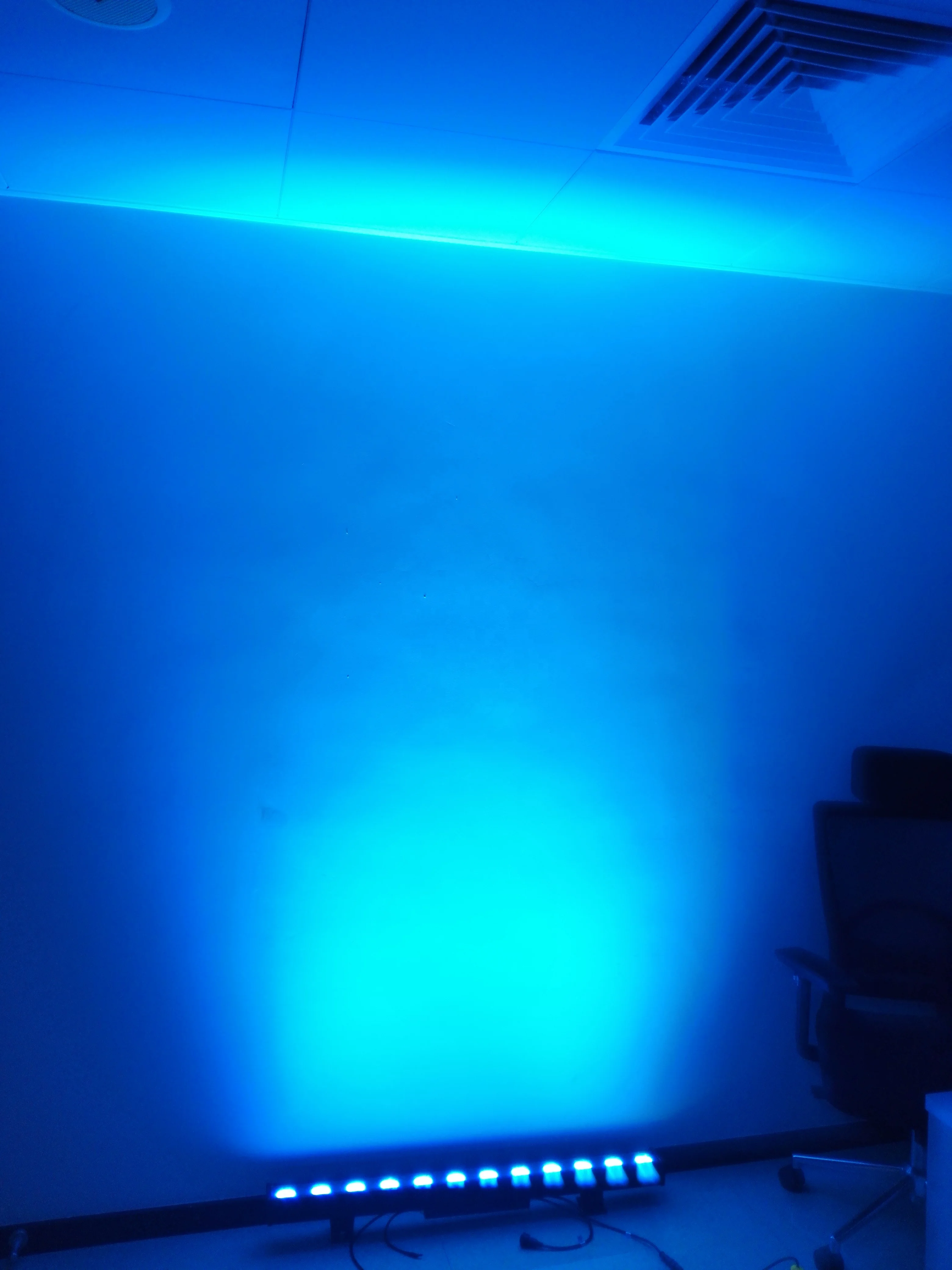 
1000mm ip65 battery 12x12w focus led build in dmx controller rgbw linear flood shield wall washer light 