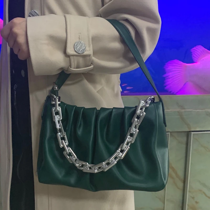 

2021 New Gold Chain Shoulder Bags PU Leather Cloud Bags Party Crossbody Handbag Leisure Solid Pouch Travel Clutch Purse