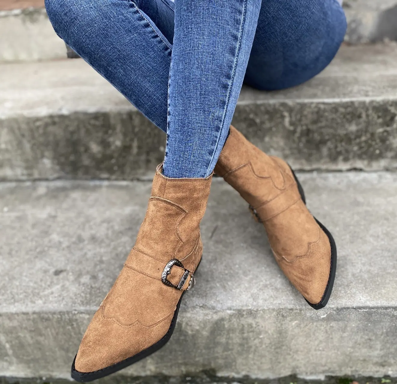 

Buckle detail low heel faux suede women footwear pointed toe square heel women shoes back zip up lady short boots