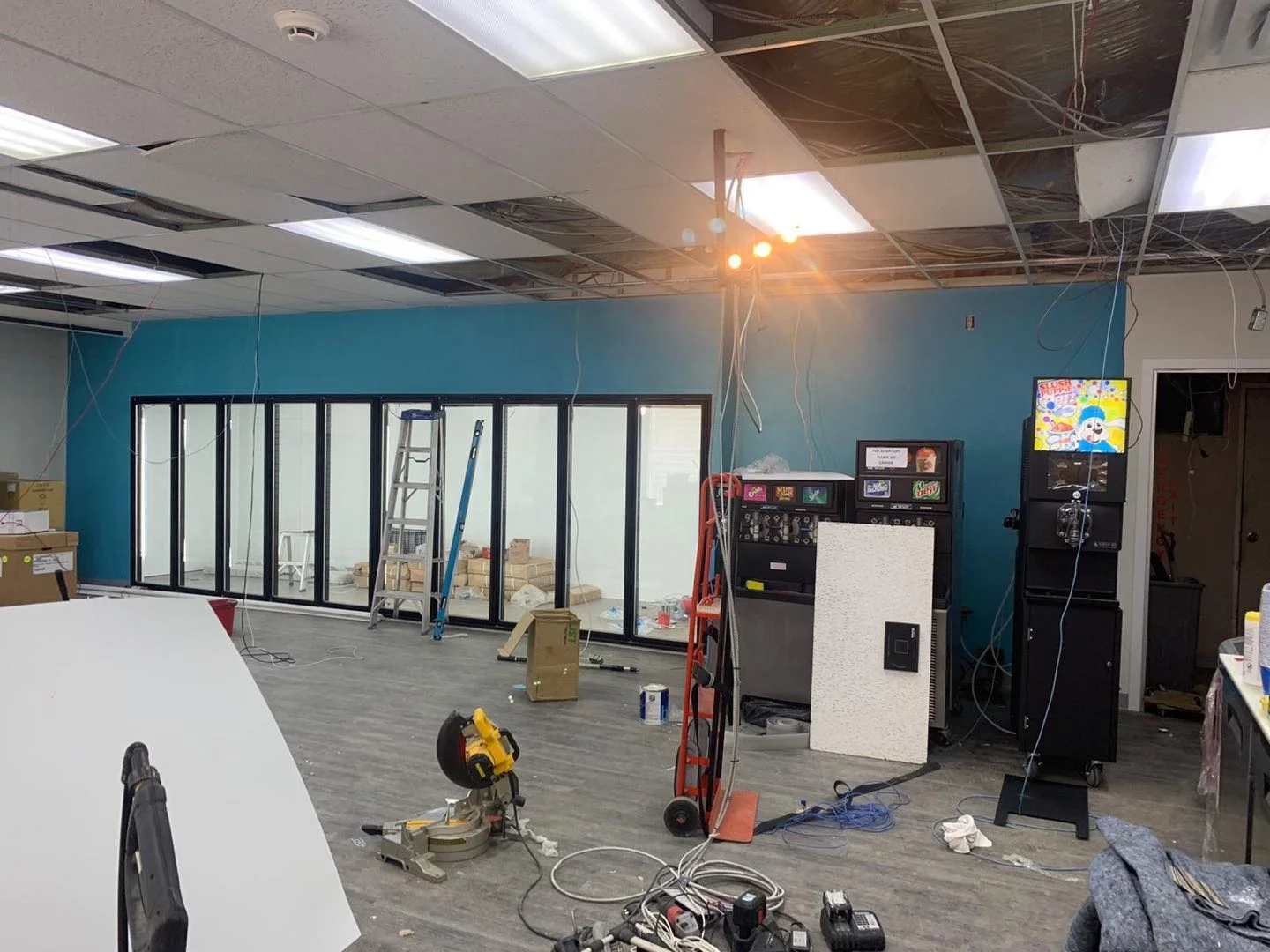 Commercial chiller refrigerator glass door/cold drinks display/commercial freezer glass door