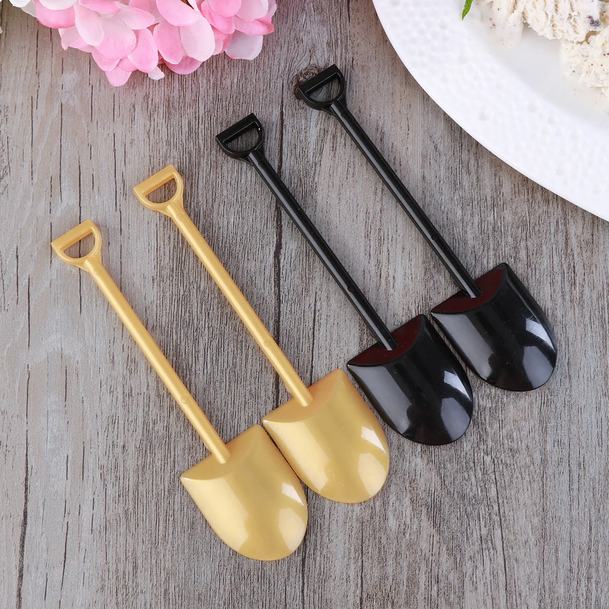 

Hot Sale Shovel Special Shape Wholesale Stock Bulk Black Dessert Disposable Gold Spoon, Gold/black