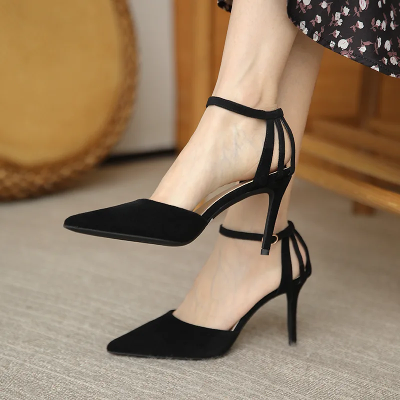 

New Brand Hollow One Word Thin Heel Pointed Female High Heeled Sandals, Black golden