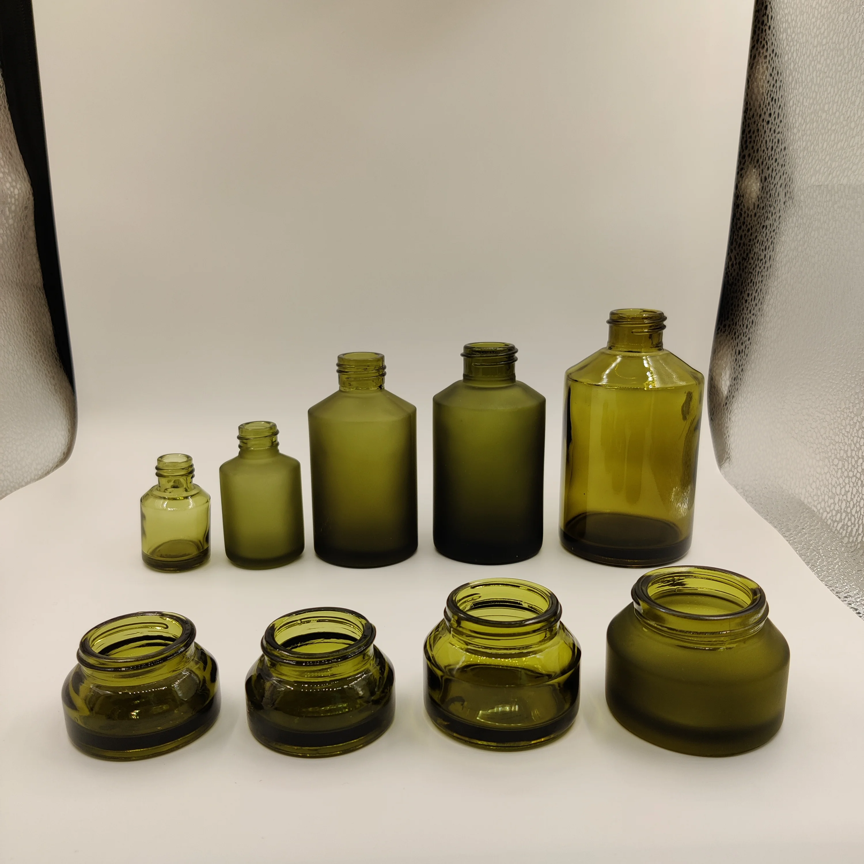 

Popular Design Care set Glass Bottle Set Skin Care Sun green Packaging Bottles