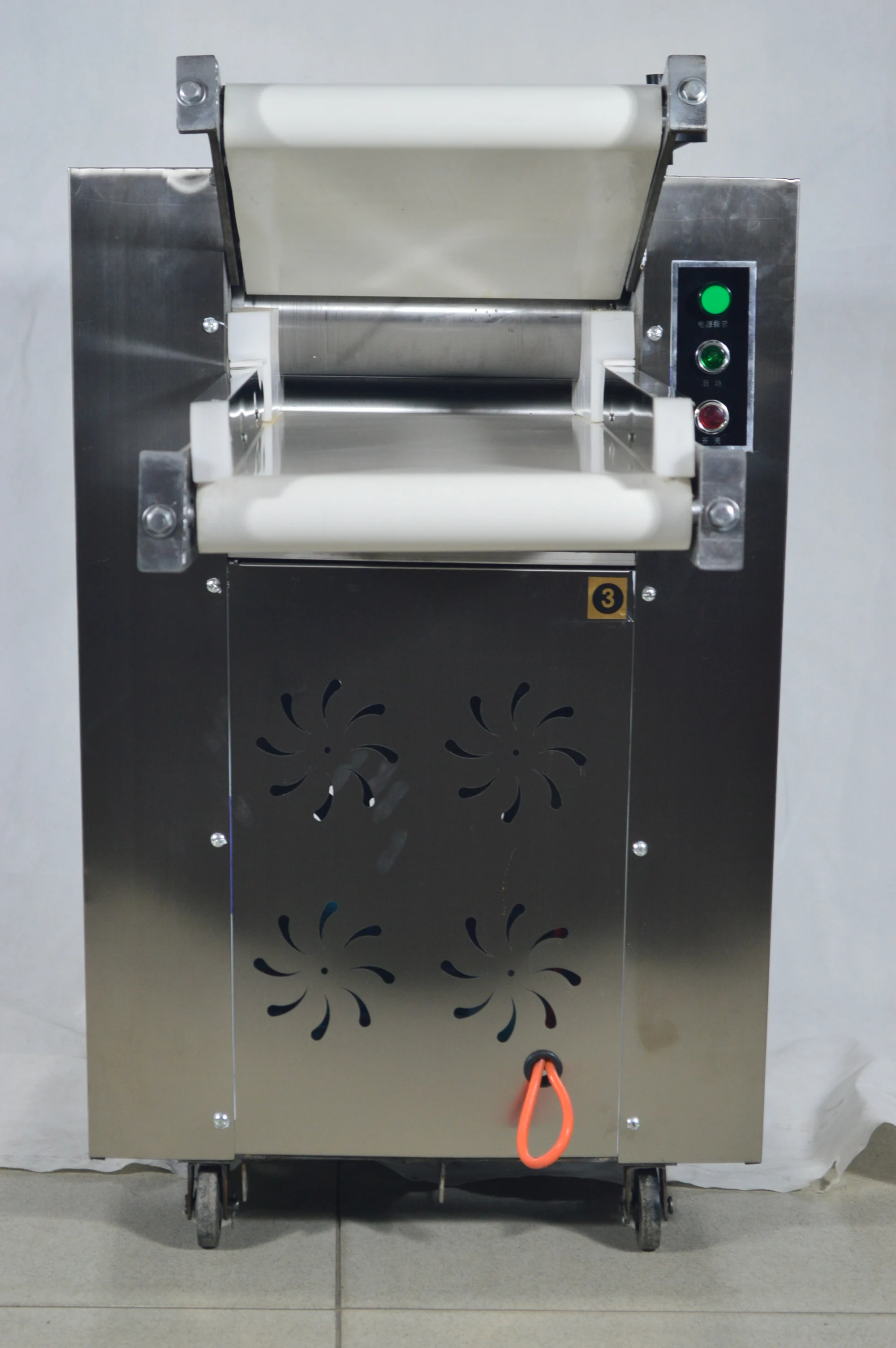 China Manufacturer Household Roller Press Dough Kneader/kneading