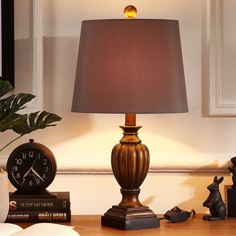 Retro Table Lamp resin Wooden Base Table Lamp high quality desk lamps for study room hotel villa room