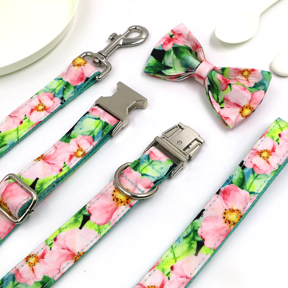 

Heyri pet accessories 2020 new arrive personalized girl dogs bowtie floral patterns green cotton webbing dog collar leash set