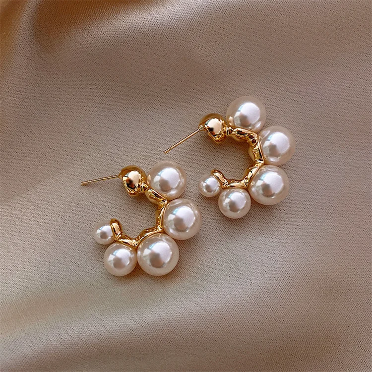 Wholesale Fall Vintage Christmas Gift Simple Luxury Korean Fashion Bride Stud Red Bell Pearl Earrings