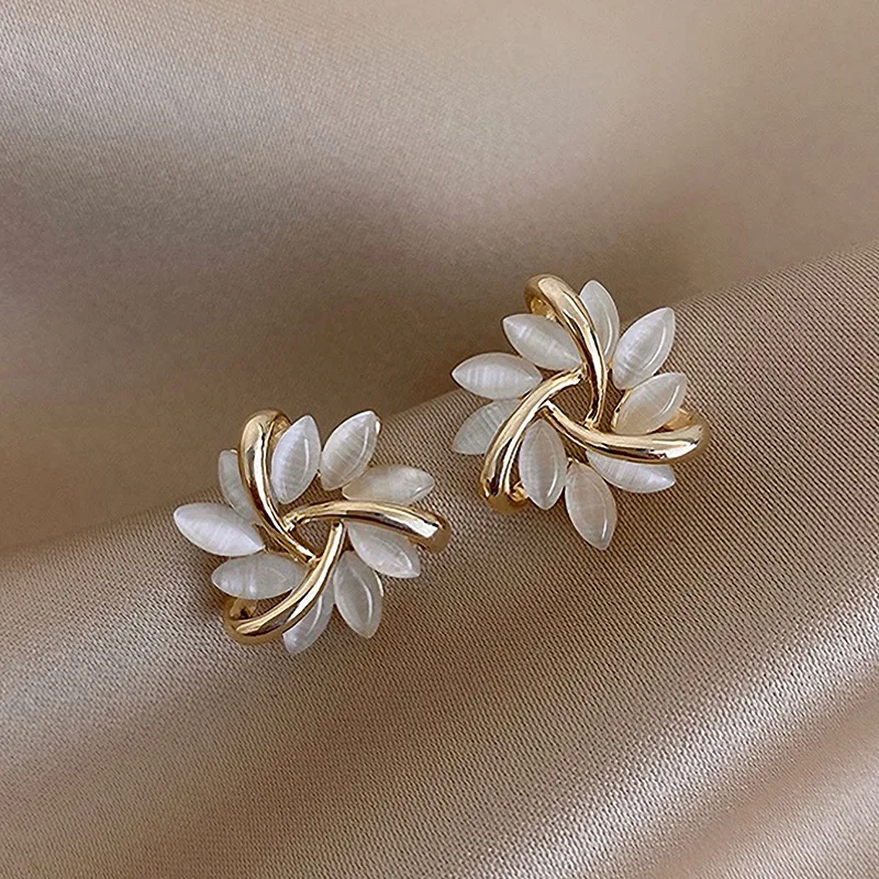 

925 Silver Needle Fashion Small Cat's Eye Stone Flower Earrings Simple and Advanced Geometric studs Earrings for Women