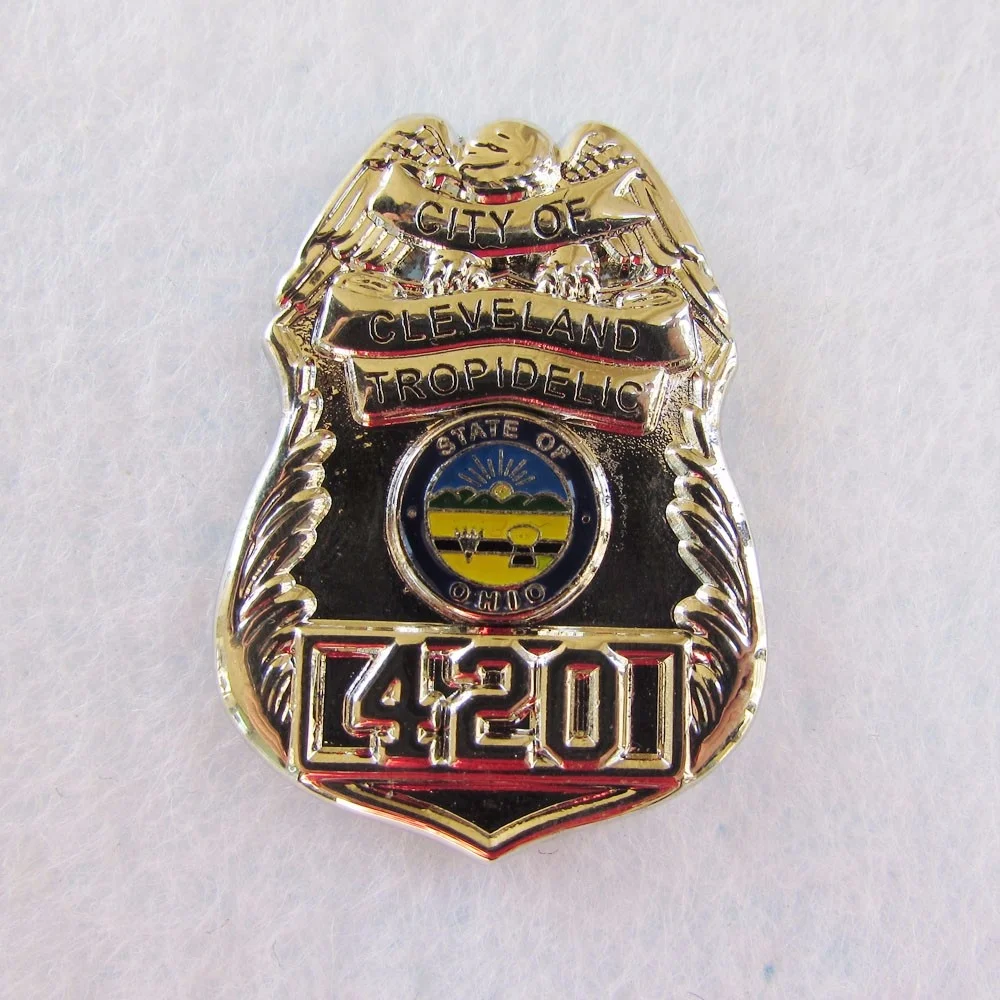 

Wholesale Custom design soft enamel 3D city gold zinc alloy lapel pins  Exw Price, Pantone color