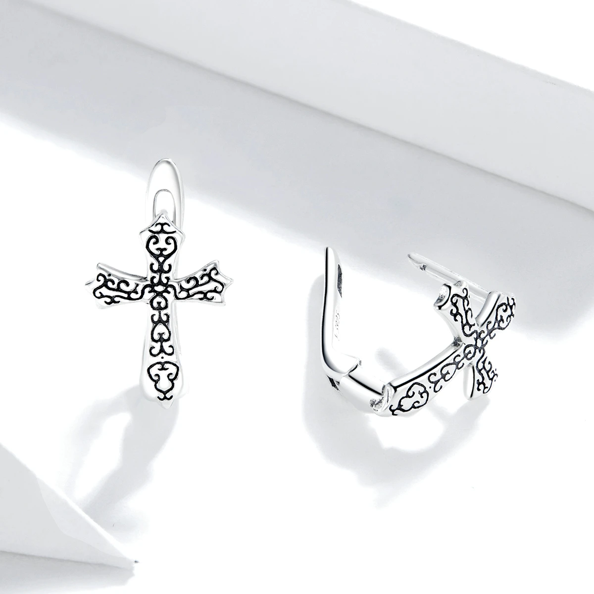 

Latest Design 925 Silver Vine Cross Earrings Jewelry