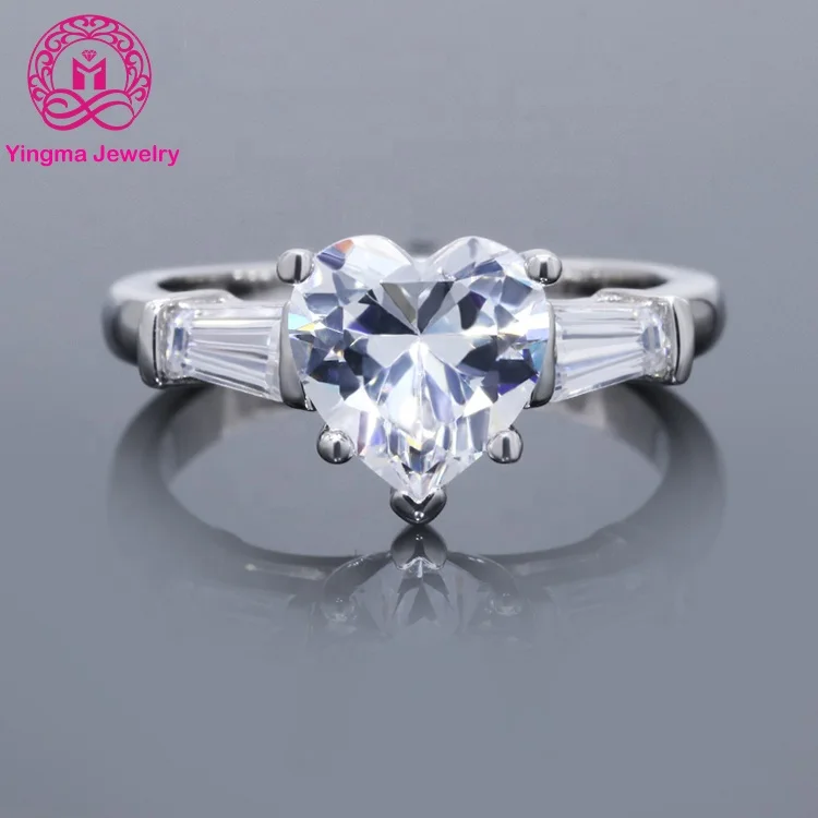 

2 carat moissanite ring D vvs pass diamond tester moissanite heart ring moissanite silver ring with GRA certificate