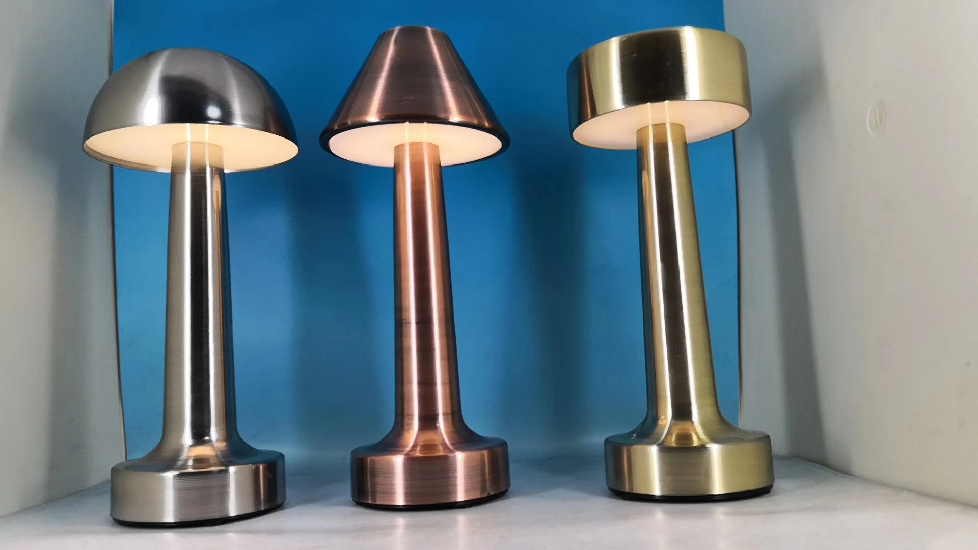 Battery Powered Rechargeable Wireless Lamp Restaurant Table For Ktv Bar