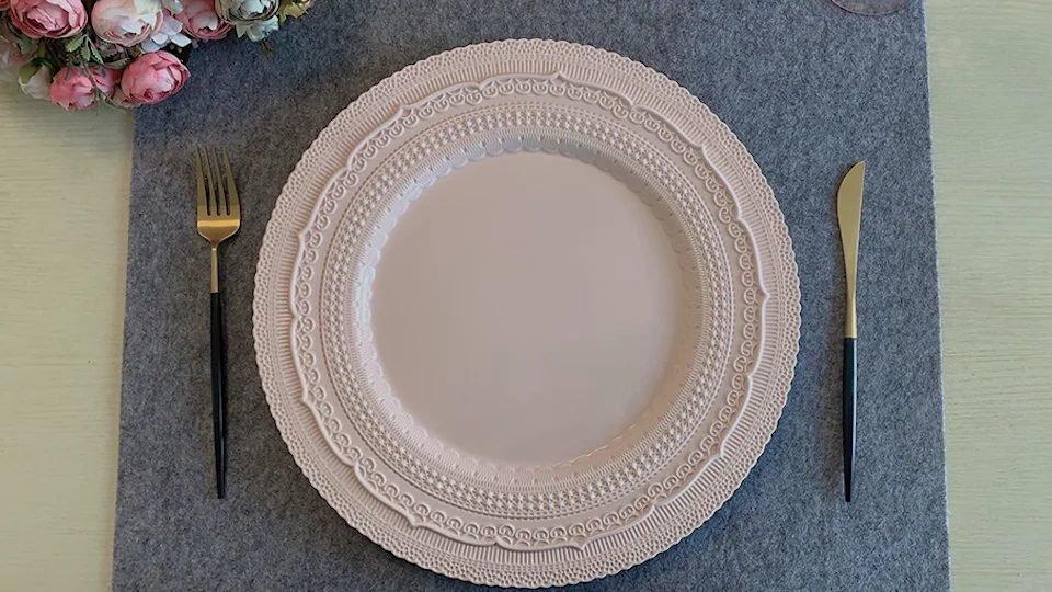 Jacotta Wholesale 13 Inch Pottery Embossed Plate Ceramic Crockery