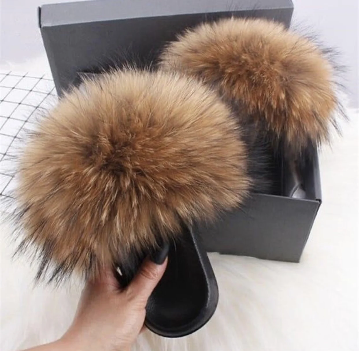 

New Fashion Real Furry Raccoon Women Fur Sandals Slides