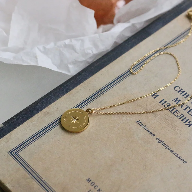 

Dainty Necklaces Stainless Steel Sea Star Necklace Diamond Chain Round Pendant Disc Initial Necklace, Gold/silver/rose gold