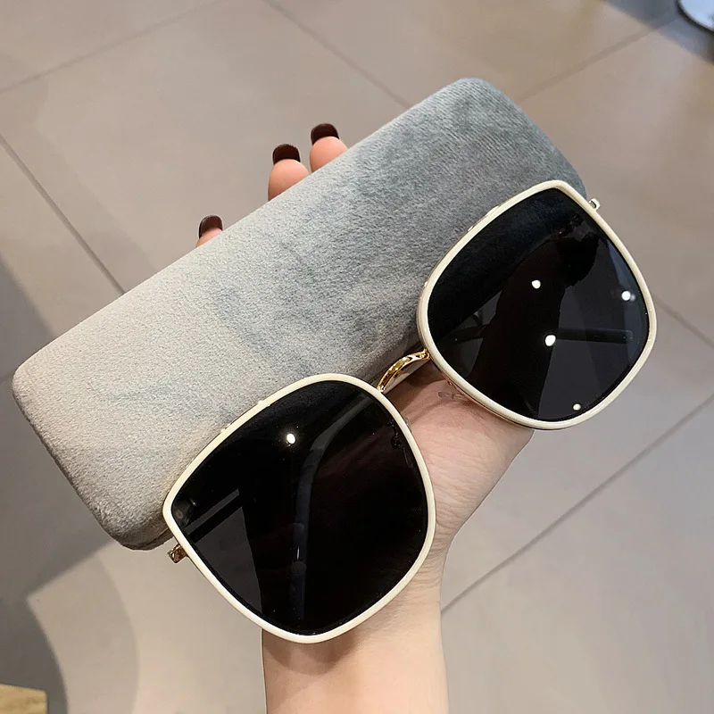 

2021 Oversized Metal Frame Women Sunglasses Hot Selling Female Ladies Square Sun Glasses