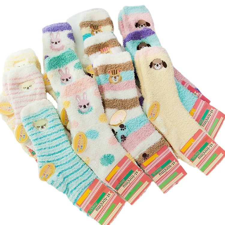 

New Arrival Wholesale High Quality winter autumn anti-slip Embroidery Thermal Socks women grip socks for 2021, Pic