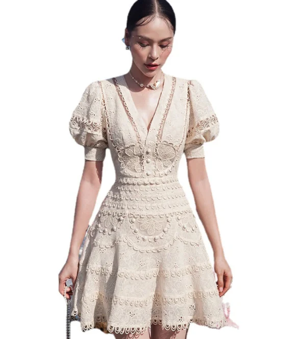 

Niche designers 2022 spring vintage lace dress embroidery puff sleeves high waist French water-soluble lace dress, White