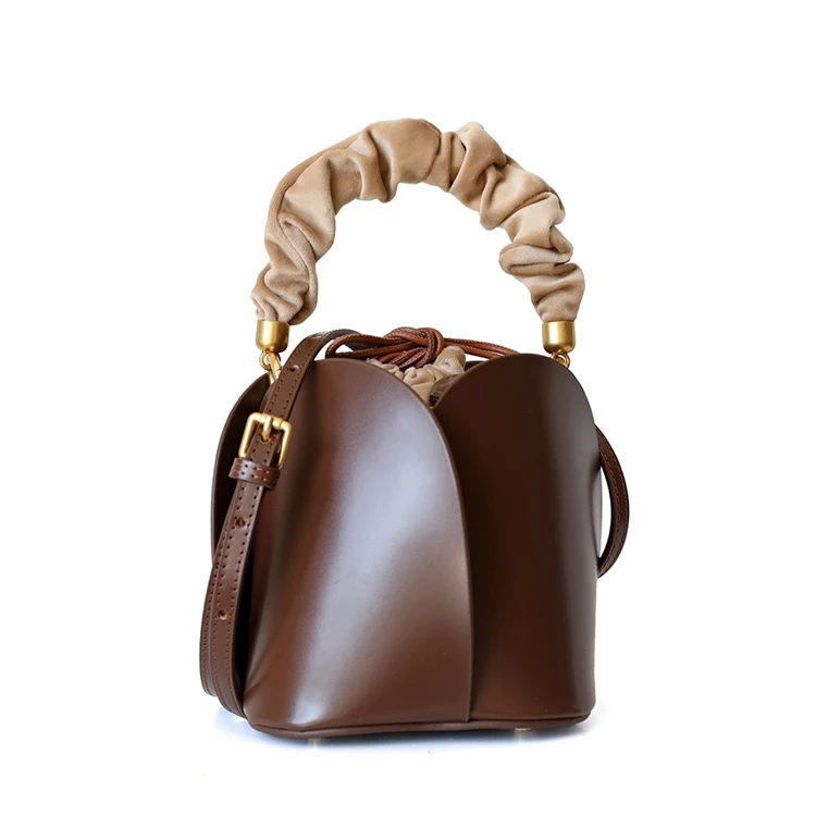 

2022 Fashion Leather Hand Messenger Bag Flower Shaped Bucket Handbag sac main pour femme Large Capacity Women Handbag