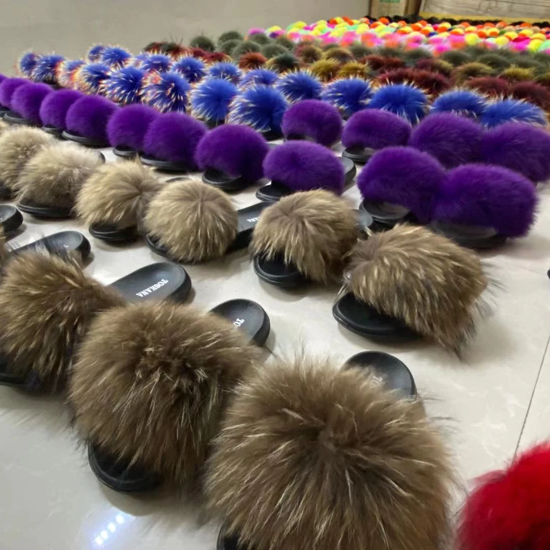 

Wholesale fashion ladies fur slippers can be customized logo real fluffy fox fur sandals oversized raccoon leather slide, Pink,yellow,white,black,green,or custom