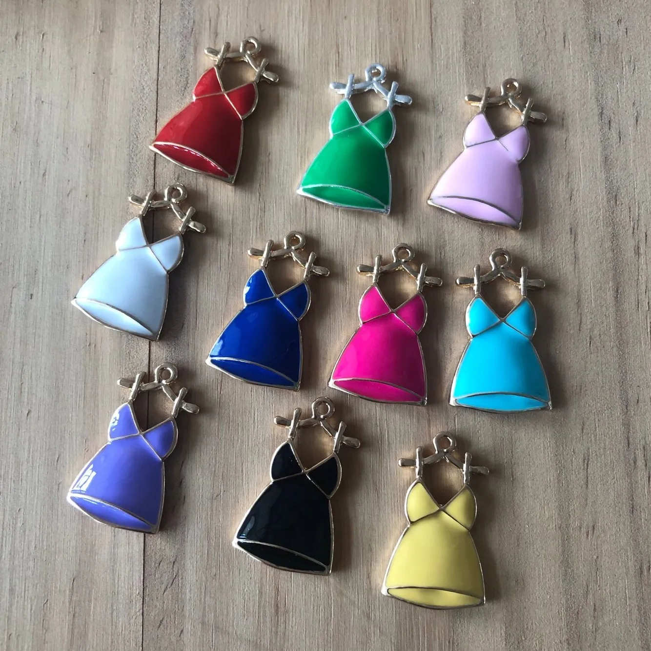 

fashion girl lady dress charms color enamel skirt clothing charms for bracelets hot dress skirt charms, Can mix