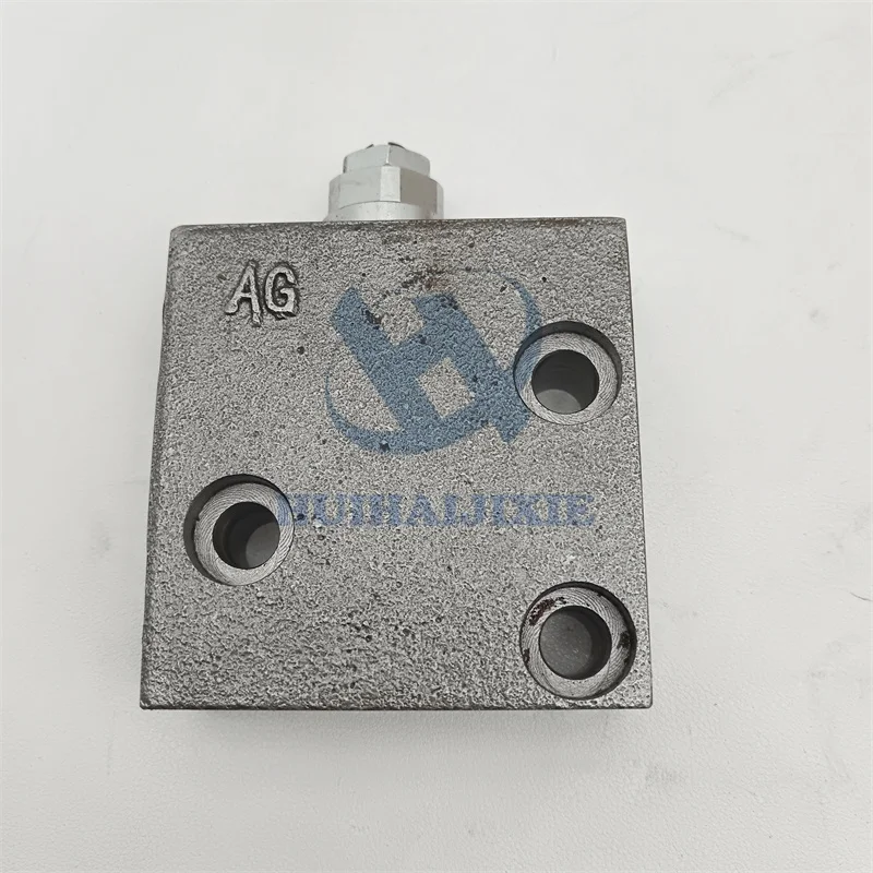 Reducing Pressure Valve 7234071800 723-40-71800 Pressure Relief Valve for Excavator PC200-7 PC270-7