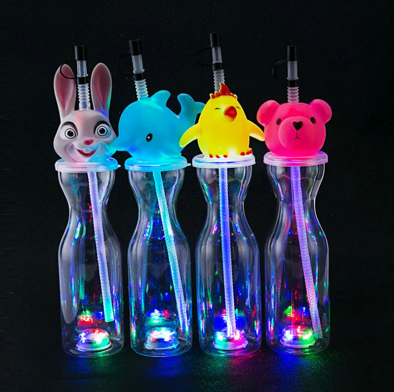 

Cute Animal LED Light up Water Bottle Plastic PET Sluch Ice Drink Yard Cup 500ml with Lid and Straw