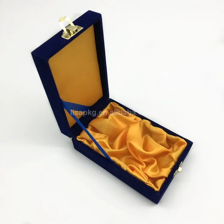 velvet wooden box 4_.jpg