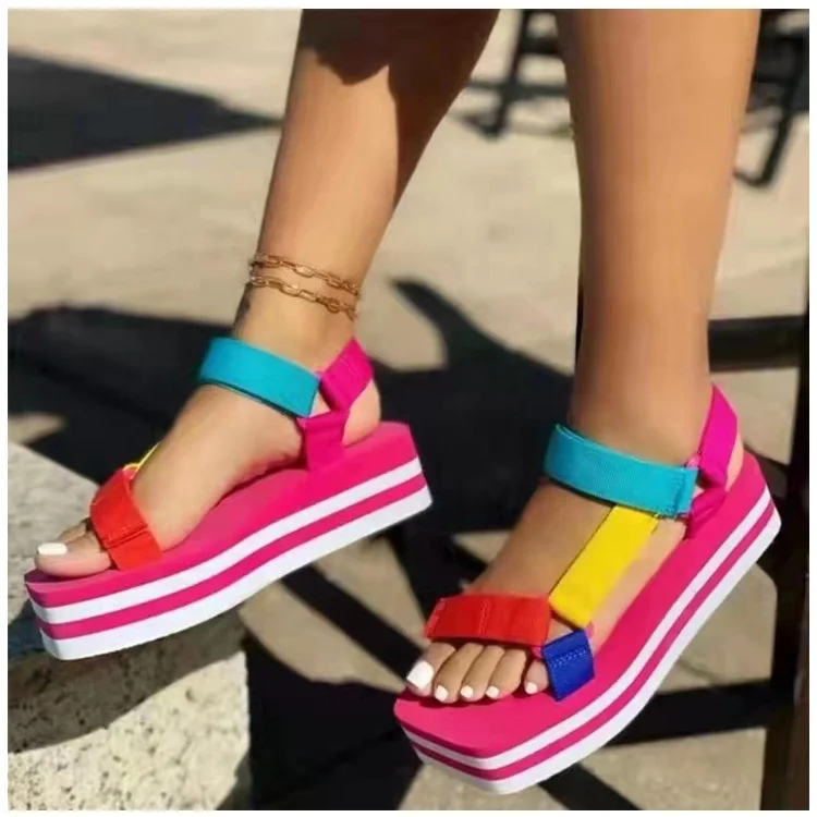 

China Wholesale Colourblock Women Platform Beach Rubber Sandals Chaussures Femmes Sandale