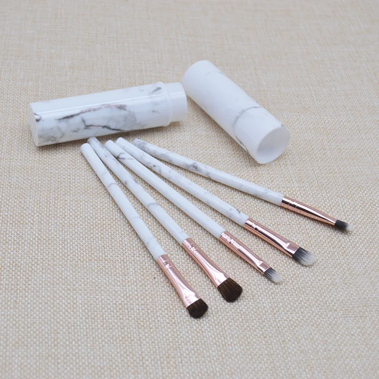 

Cheap Small Travel Brush Set Bottle Horse Brush Hair Plastic Handles Makeup Brush Set, Customized color