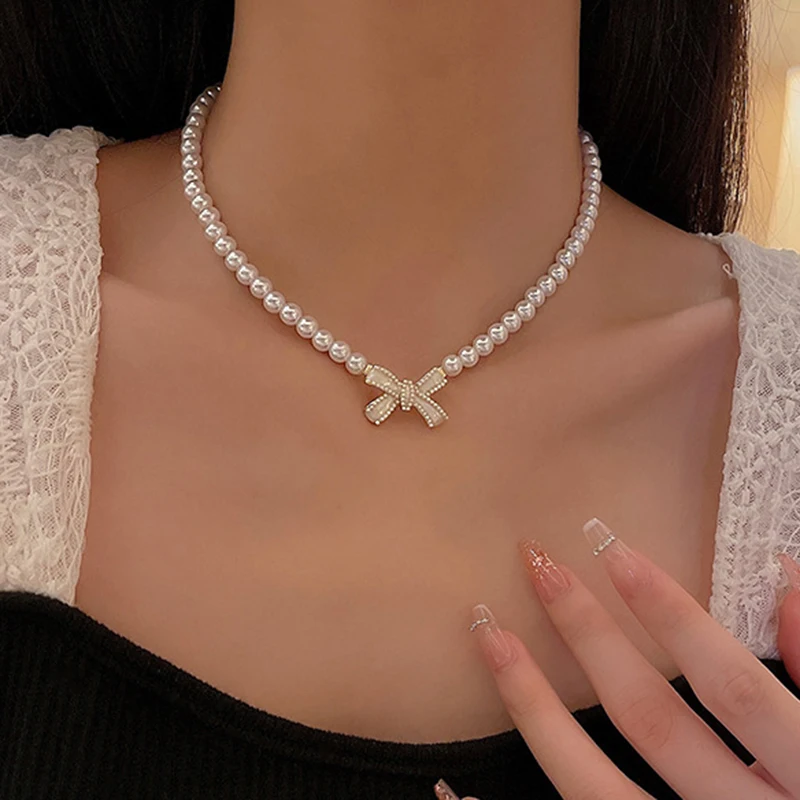 

Finetoo Elegant Pearl Choker Necklace Women's Ins Style Bow Clavicle Chain Necklace