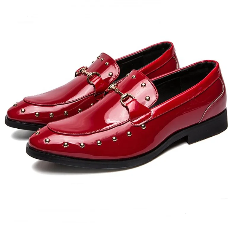 

2021 New Roman Fashion Red Men's Artificial Pointed Leather Shoes Rivet Men's Casual Shoes, Black red