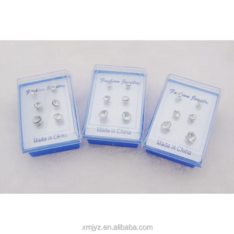 

Three Pairs Of Boxed Earrings Large, Medium And Small One Diamond Earrings Earrings Wholesale Boxed Binary Commodity Wholesale