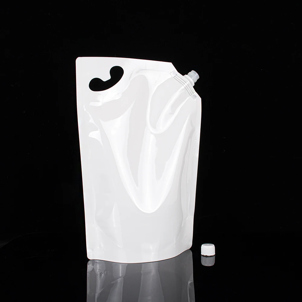 定制多规格自立乳白色液体吸嘴袋饮料果汁包