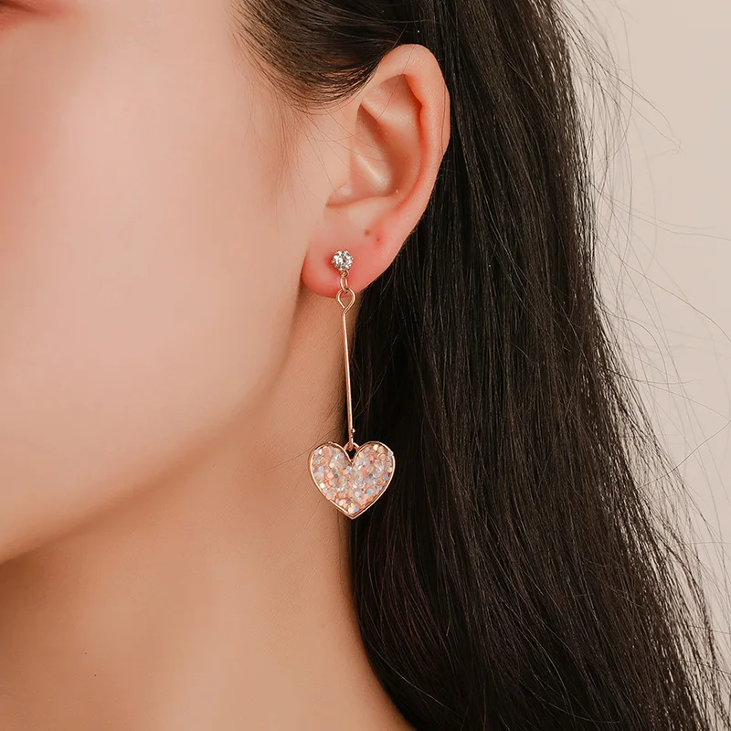 

2020 Korean fashion popular fresh pink sequin love earrings sweet girl zircon peach heart long pendant earrings for women, 1 color