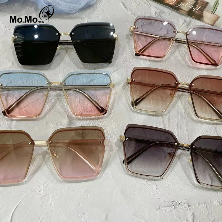 

Wholesale Custom Fashion Oversized Shades Sunglasses For Women